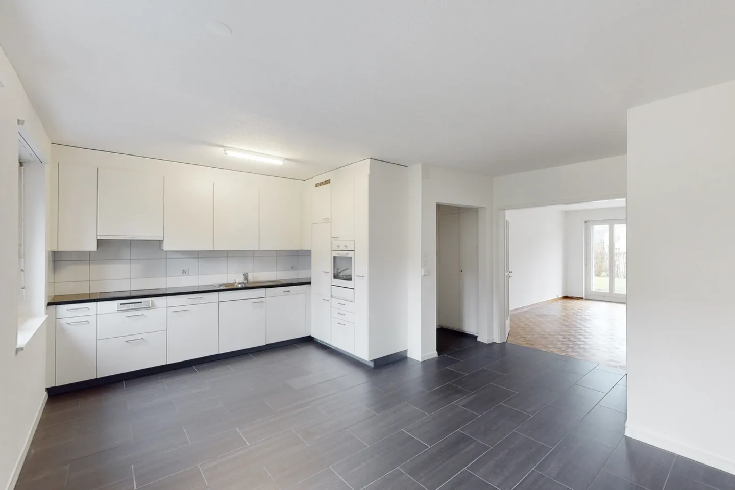 Grosszügige Wohnung in ruhiger Lage - Foto 3 von 13