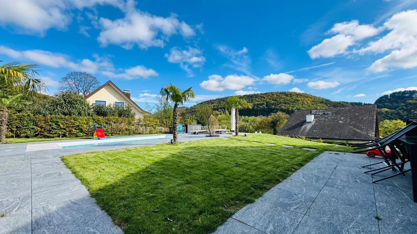 Maison individuelle luxueuse de 6,5 pièces avec piscine, jardin et double garage - Photo 24 sur 26