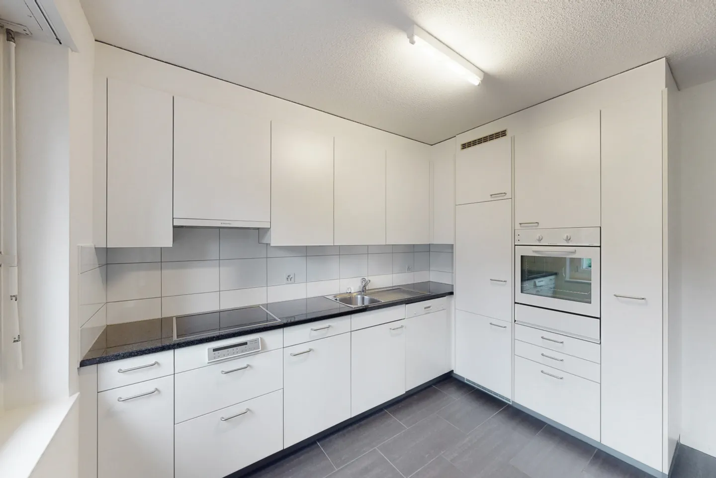 Grosszügige Wohnung in ruhiger Lage - Foto 2 von 13