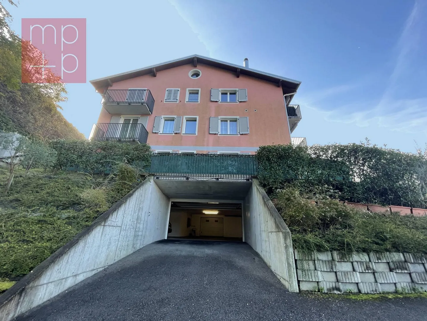 Penthouse - Grancia - Photo 1 of 8