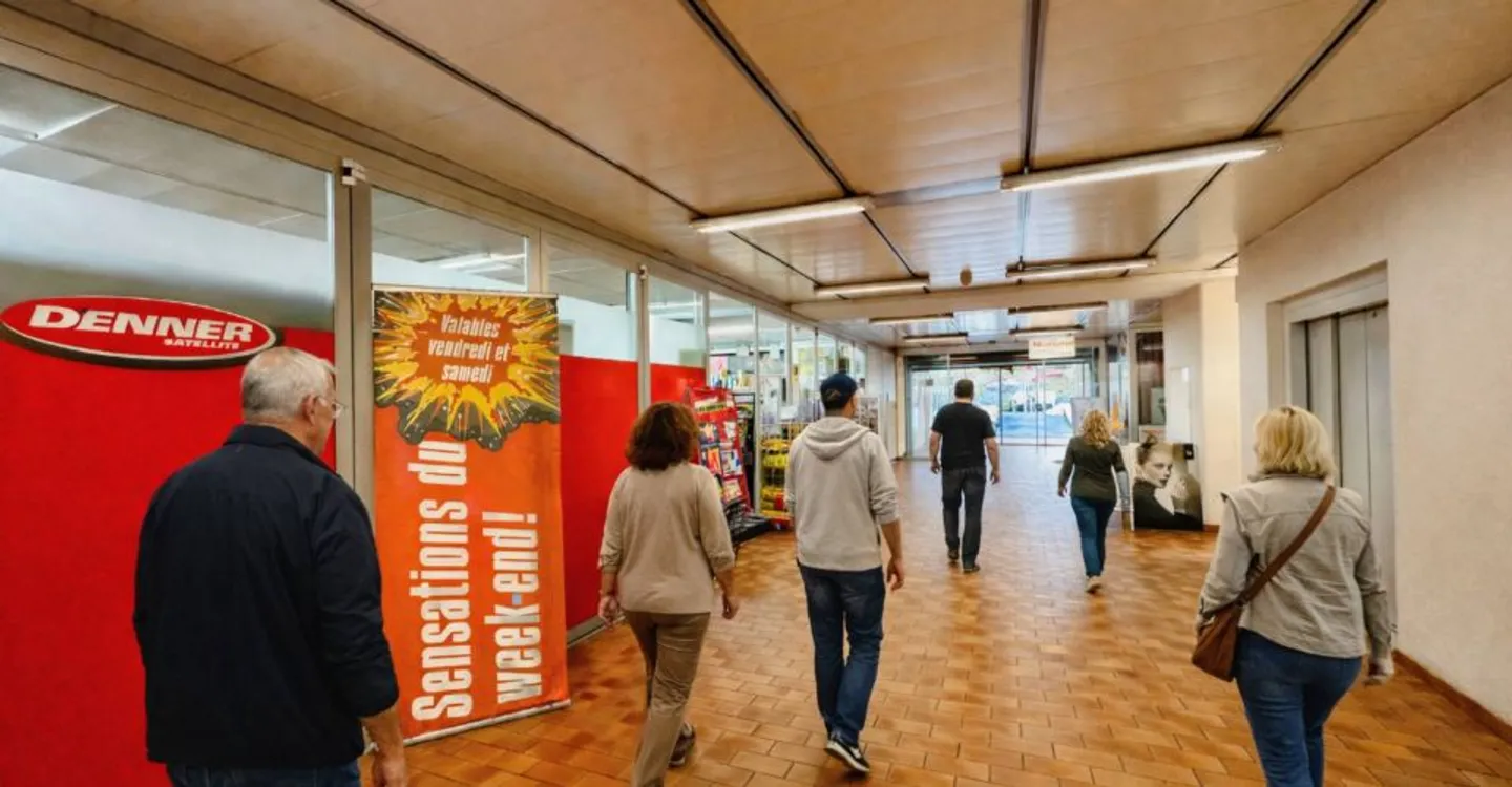 Shop for rent - Photo 3 of 4