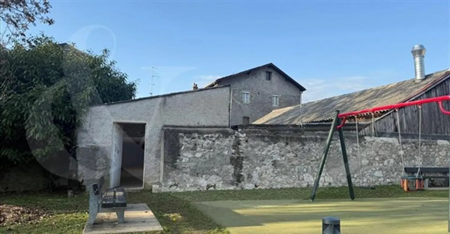 Commercial Space 1 Room - Photo 3 of 5