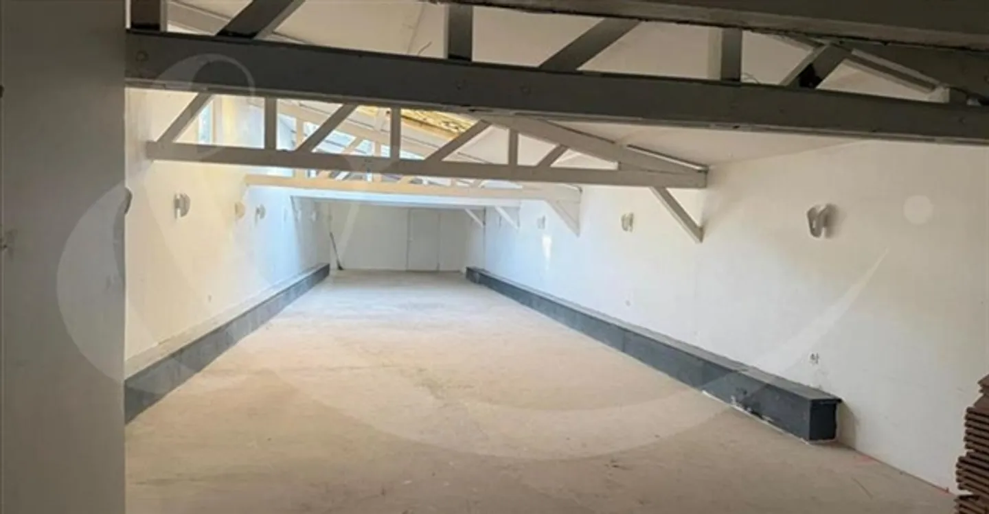 Commercial Space 1 Room - Photo 4 of 5