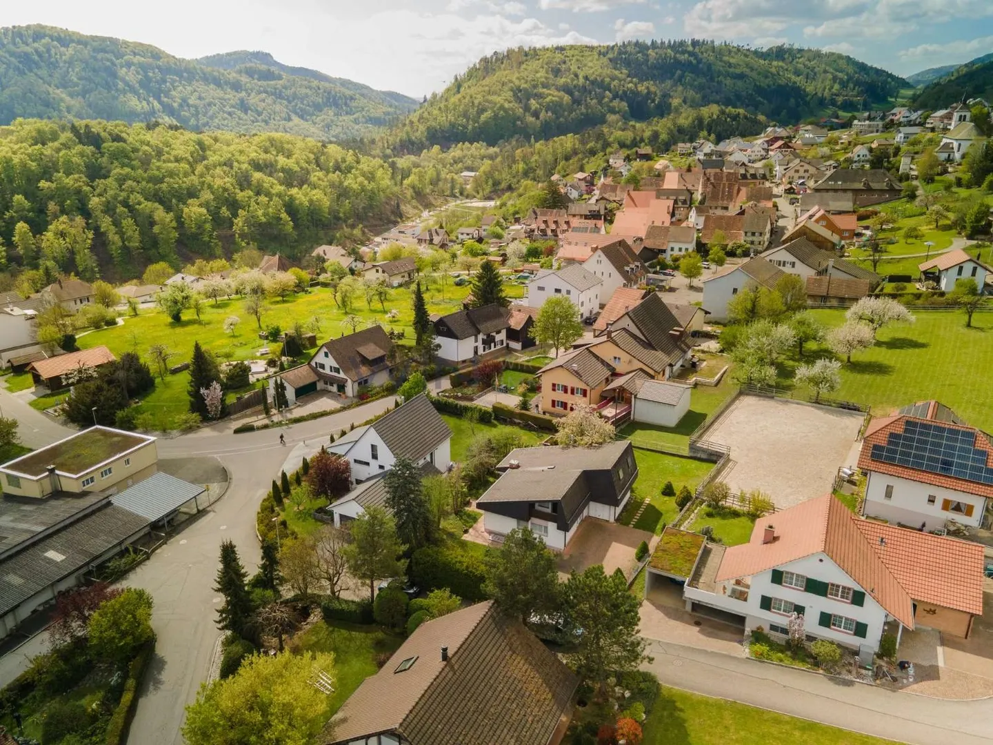 Maison familiale avec charme et potentiel - Photo 4 sur 13