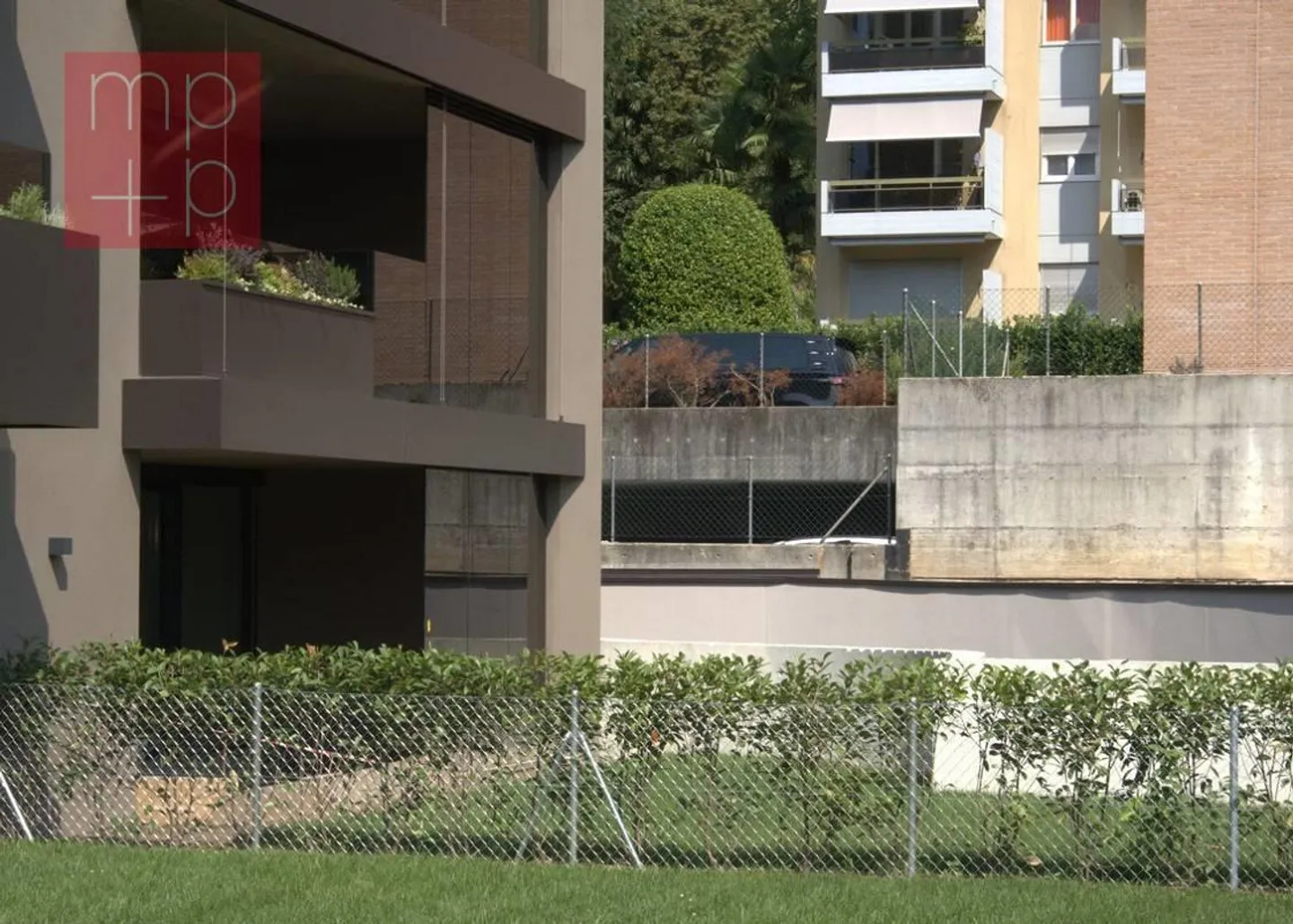 Appartamento moderno con giardino - Foto 3 di 8