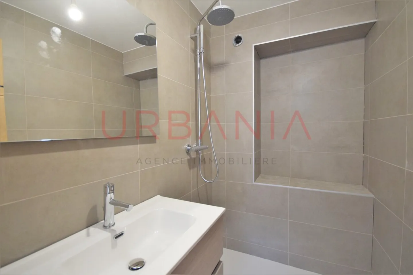 Magnifique maison au coeur du Vieux-Carouge - Photo 8 sur 11