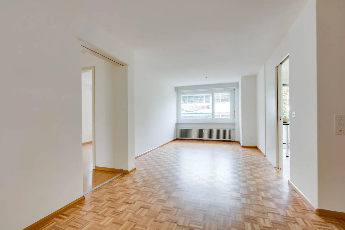 Charming and spacious with garden seating area - Photo 6 of 12