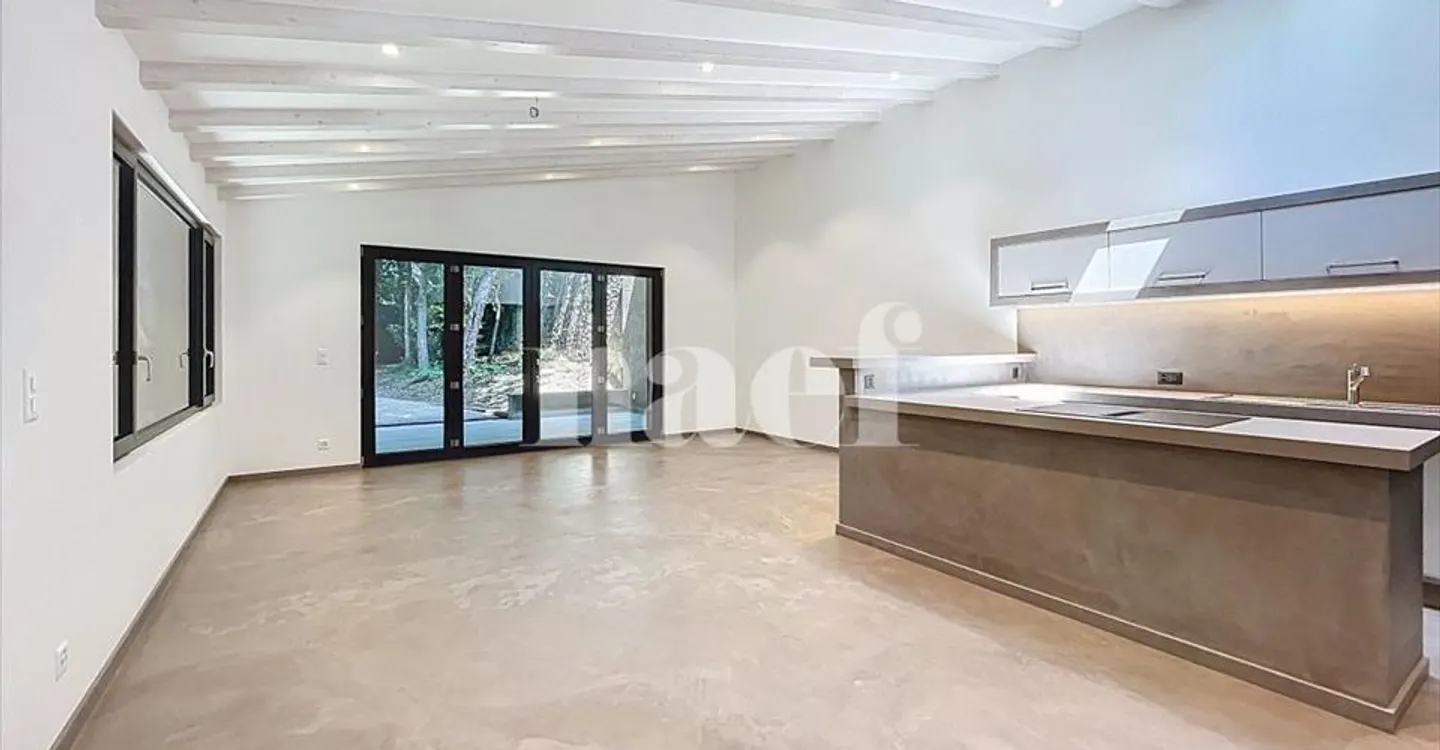 3.5 Room House - Photo 4 of 12