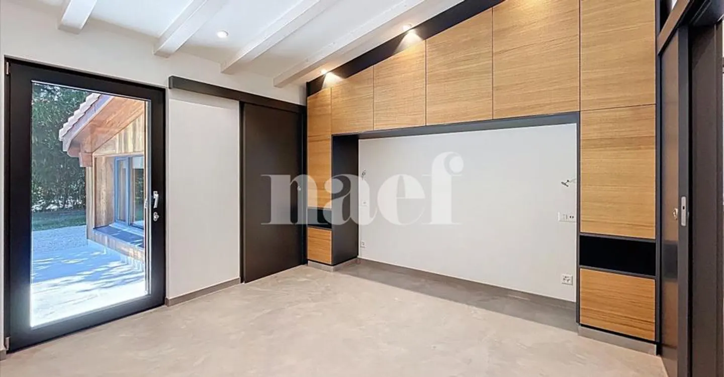 3.5 Room House - Photo 8 of 12