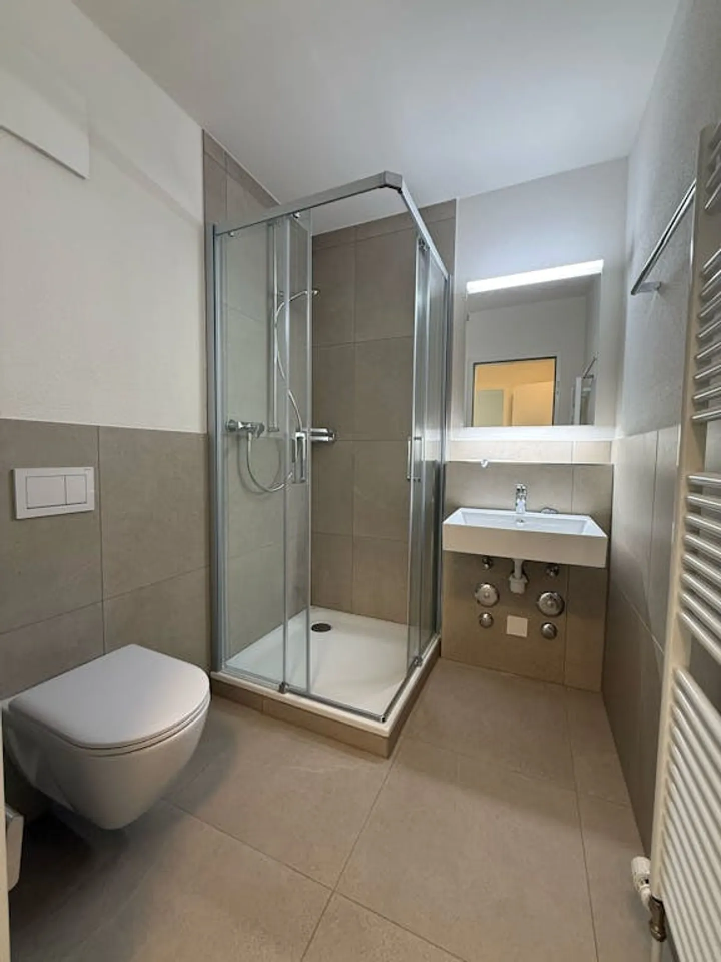 Apartment for rent - Photo 4 of 6