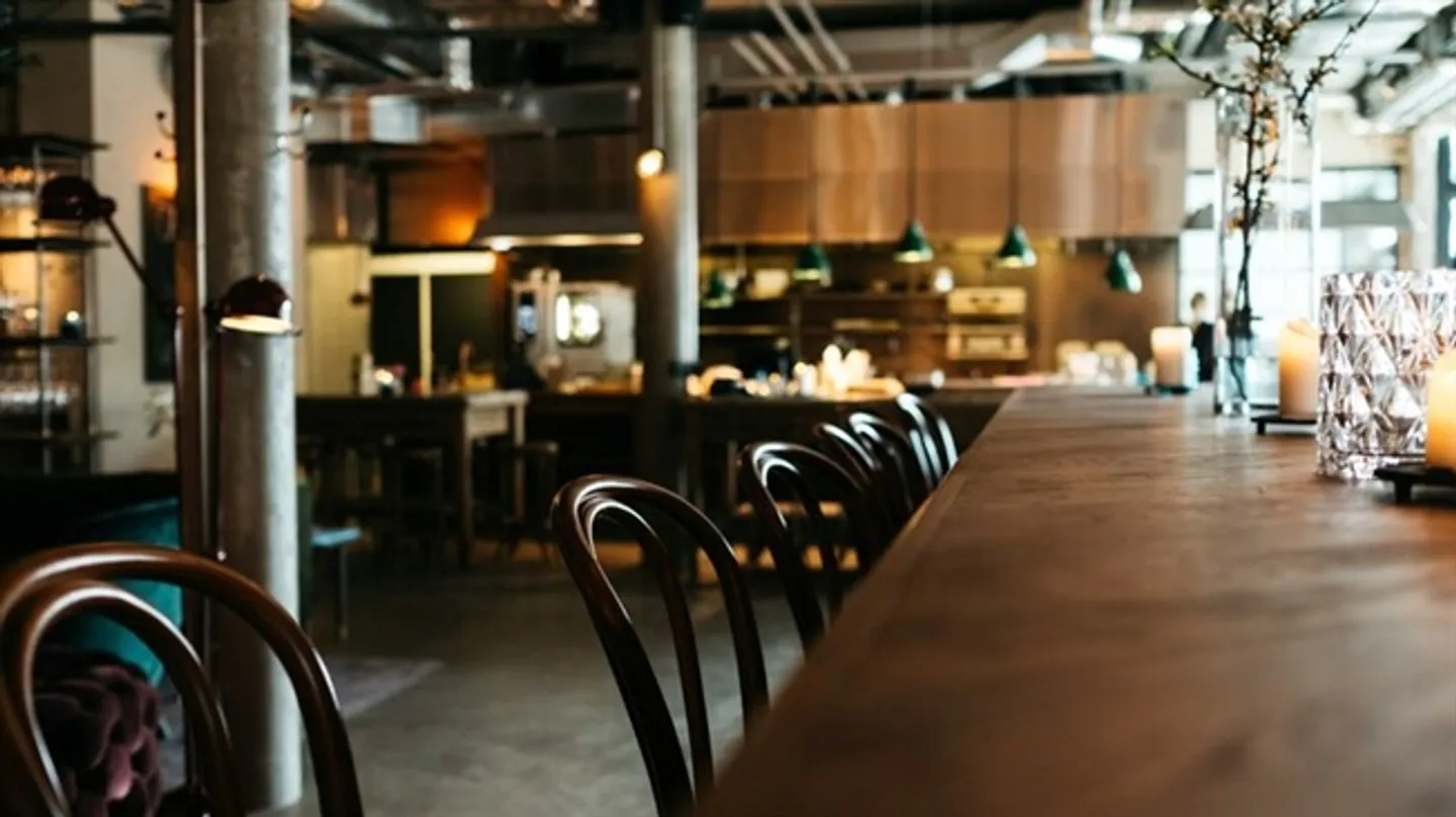 Arcade with terrace in Plainpalais - Photo 1 of 1