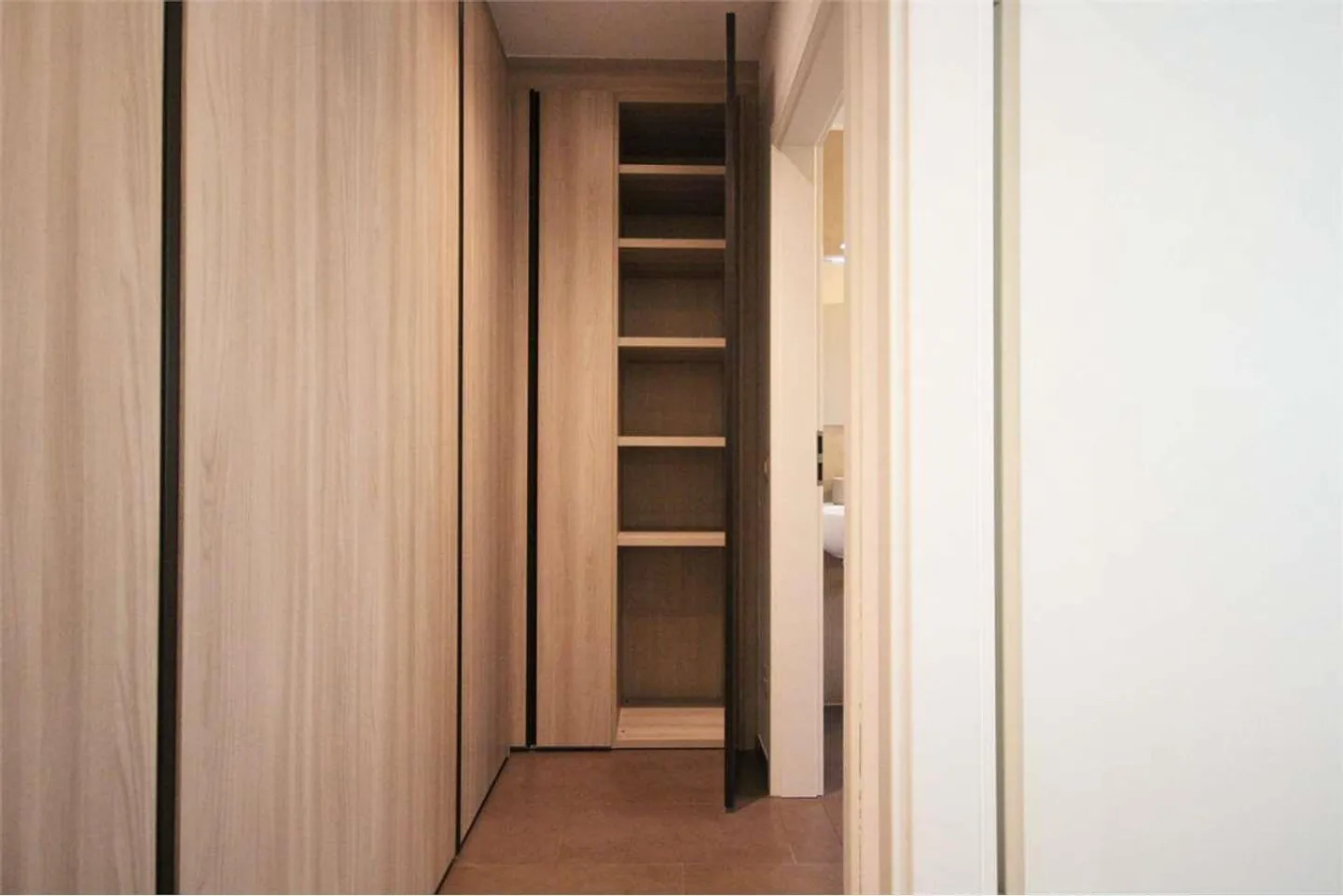 Chiasso : appartement moderne entièrement meublé au centre - Photo 5 sur 7