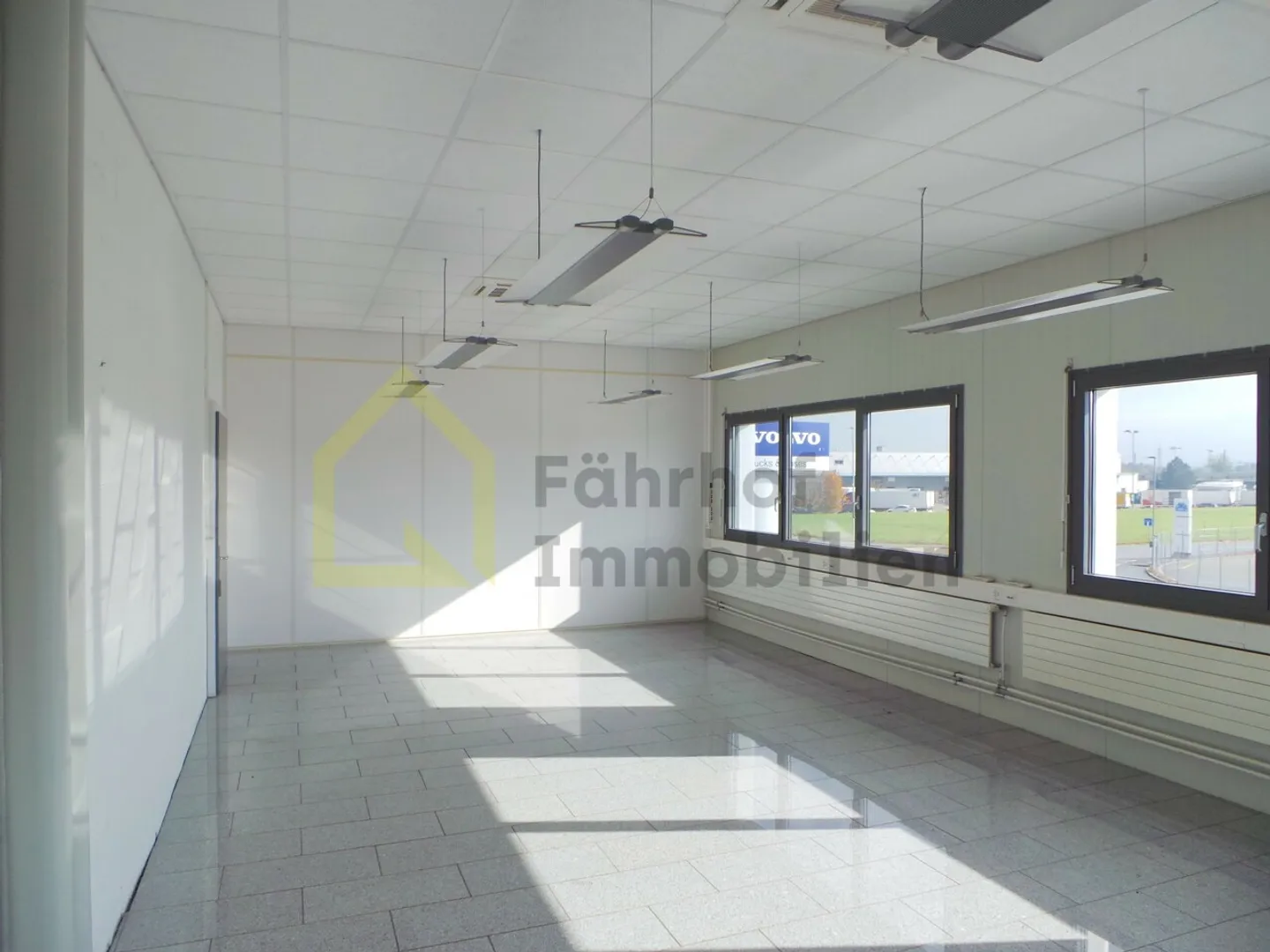 Büroraum 48 m2 nähe Autobahnkreuz per sofort zu vermieten  - Foto 2 von 7