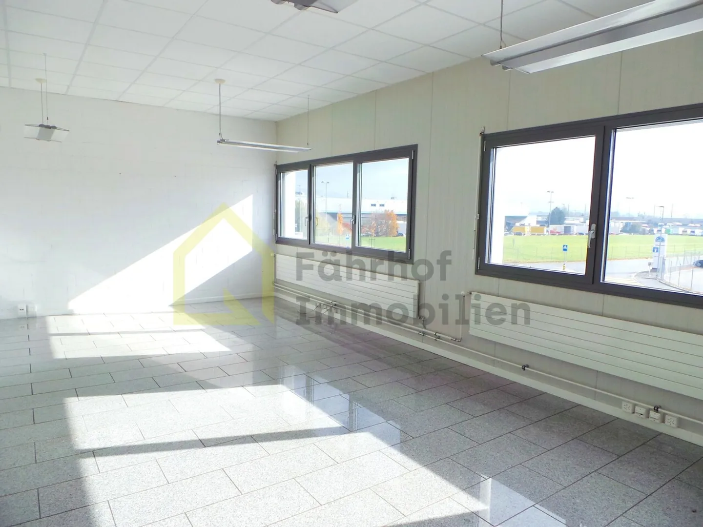 Büroraum 48 m2 nähe Autobahnkreuz per sofort zu vermieten  - Foto 5 von 7