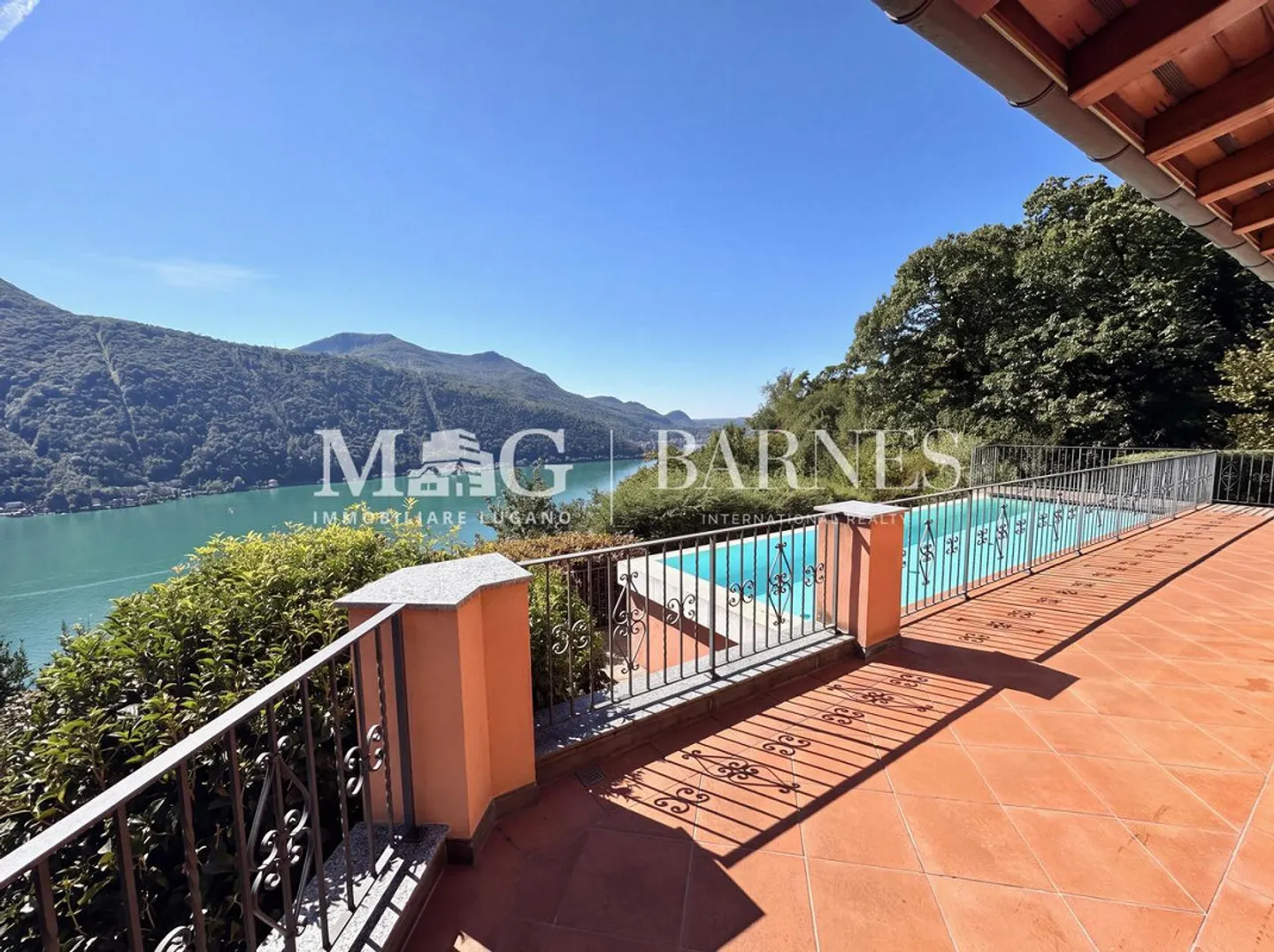 Noble Villa mit Super Aussicht auf den Lago di Lugano - Foto 5 von 14