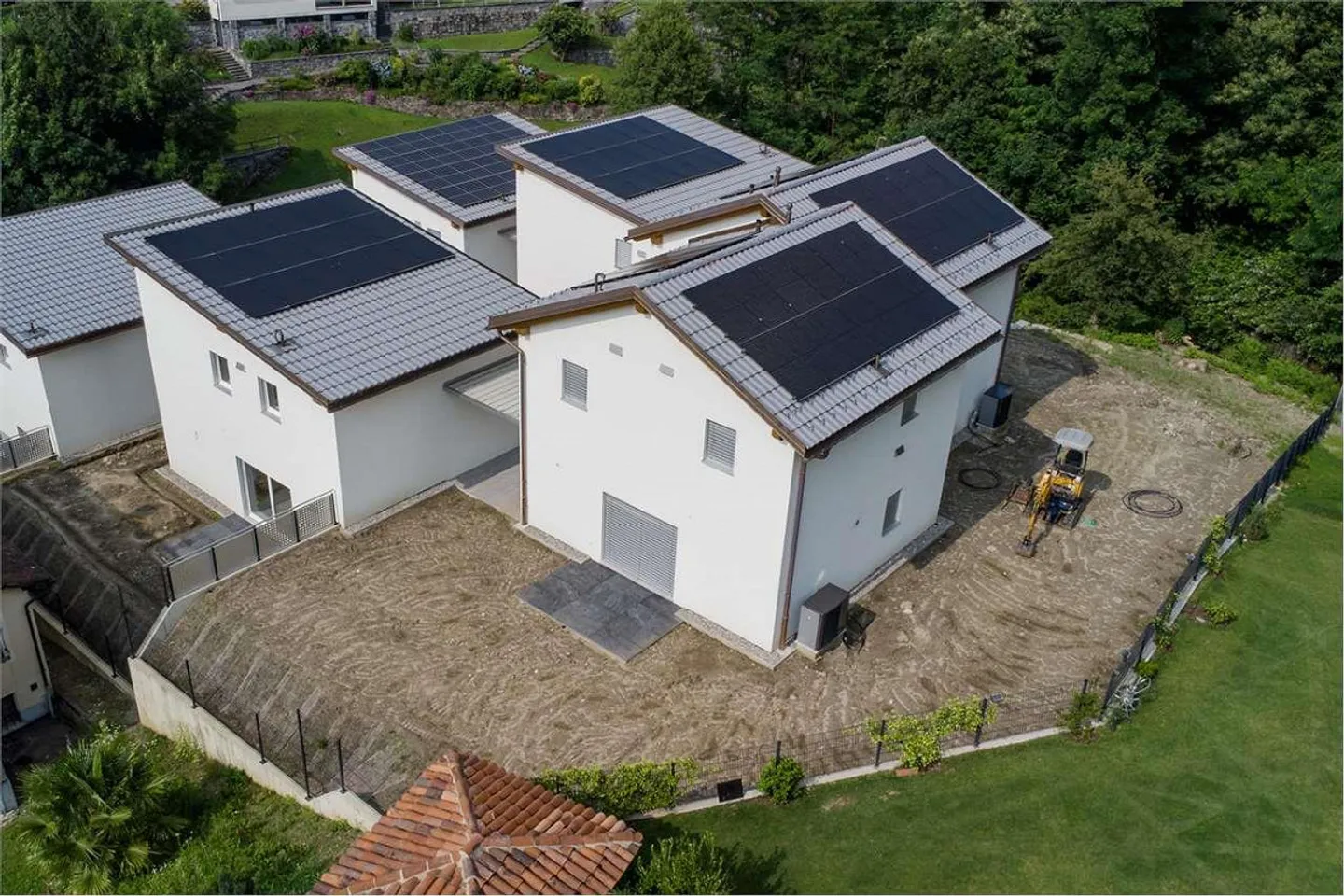 VILLA MINERGIE 4.5 ZIMMER IN SANT'ANTONINO - Foto 2 von 13