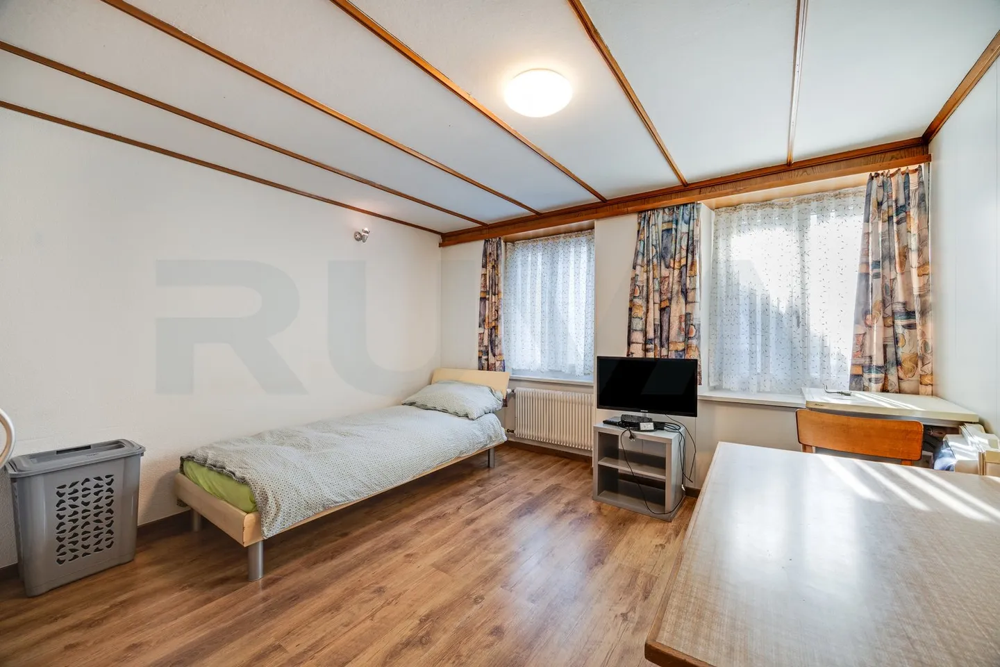 Propriété gastronomique spacieuse avec terrasse, salle d'événements et chambres d'hôtes - Photo 11 sur 15