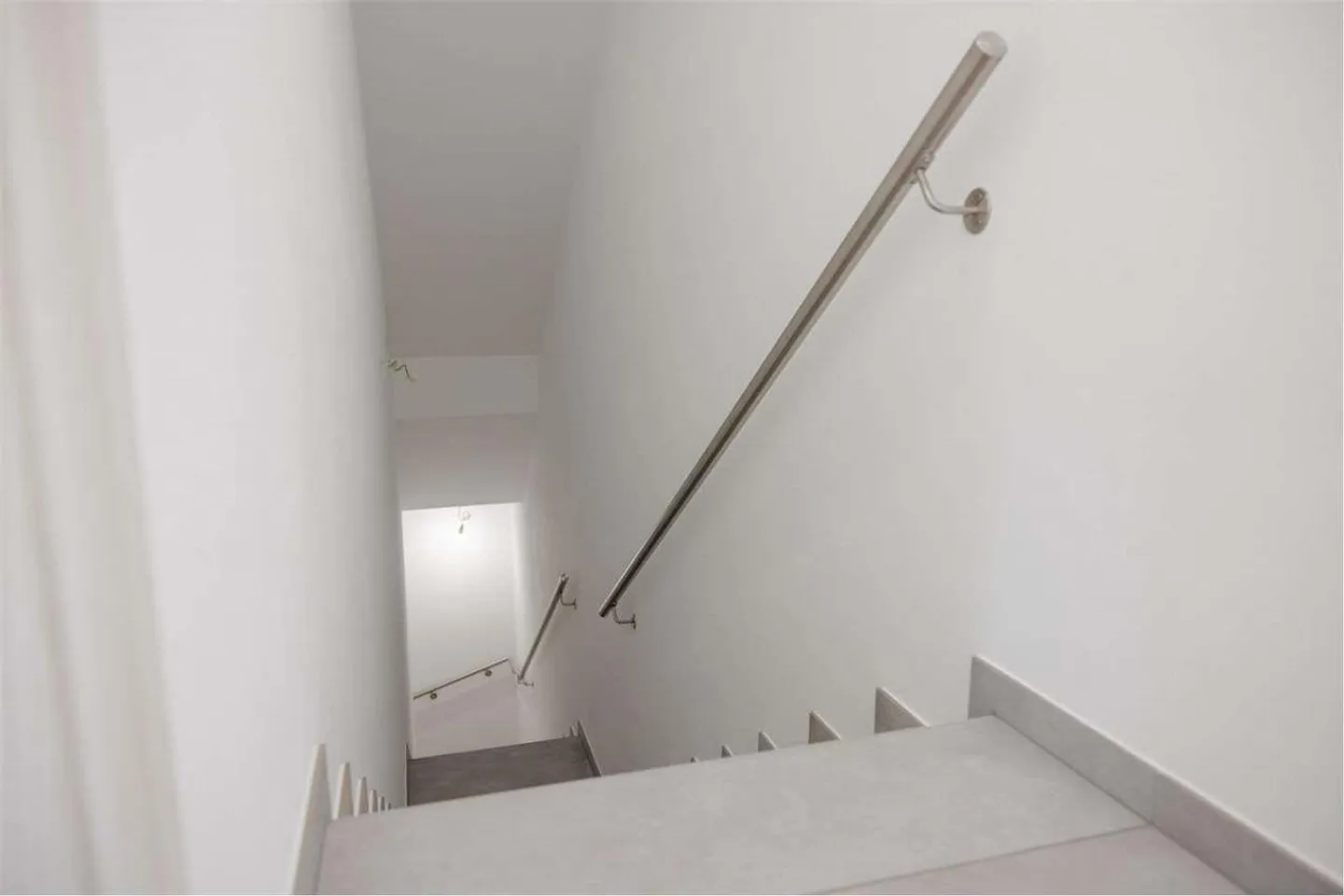 VILLA MINERGIE 4.5 ZIMMER IN SANT'ANTONINO - Foto 12 von 13