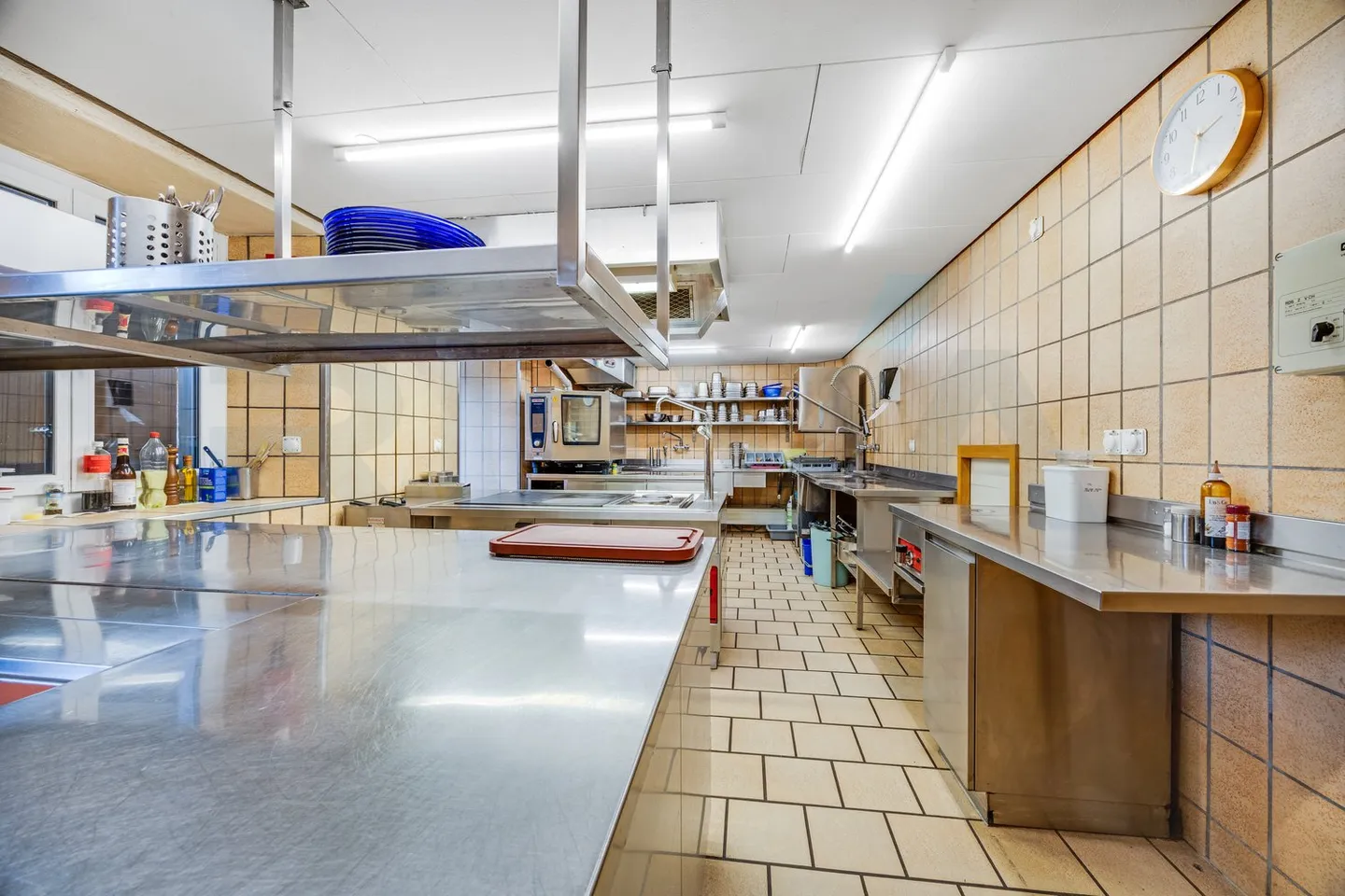 Propriété gastronomique spacieuse avec terrasse, salle d'événements et chambres d'hôtes - Photo 13 sur 15