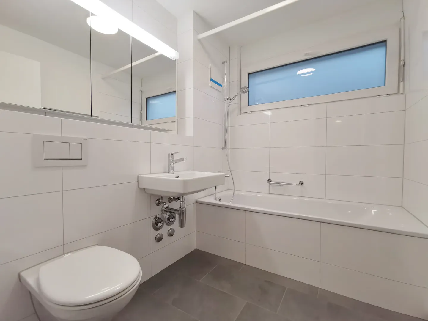 Appartamento moderno e luminoso di 3.5 locali 1° piano destro / B5 - Foto 3 di 6