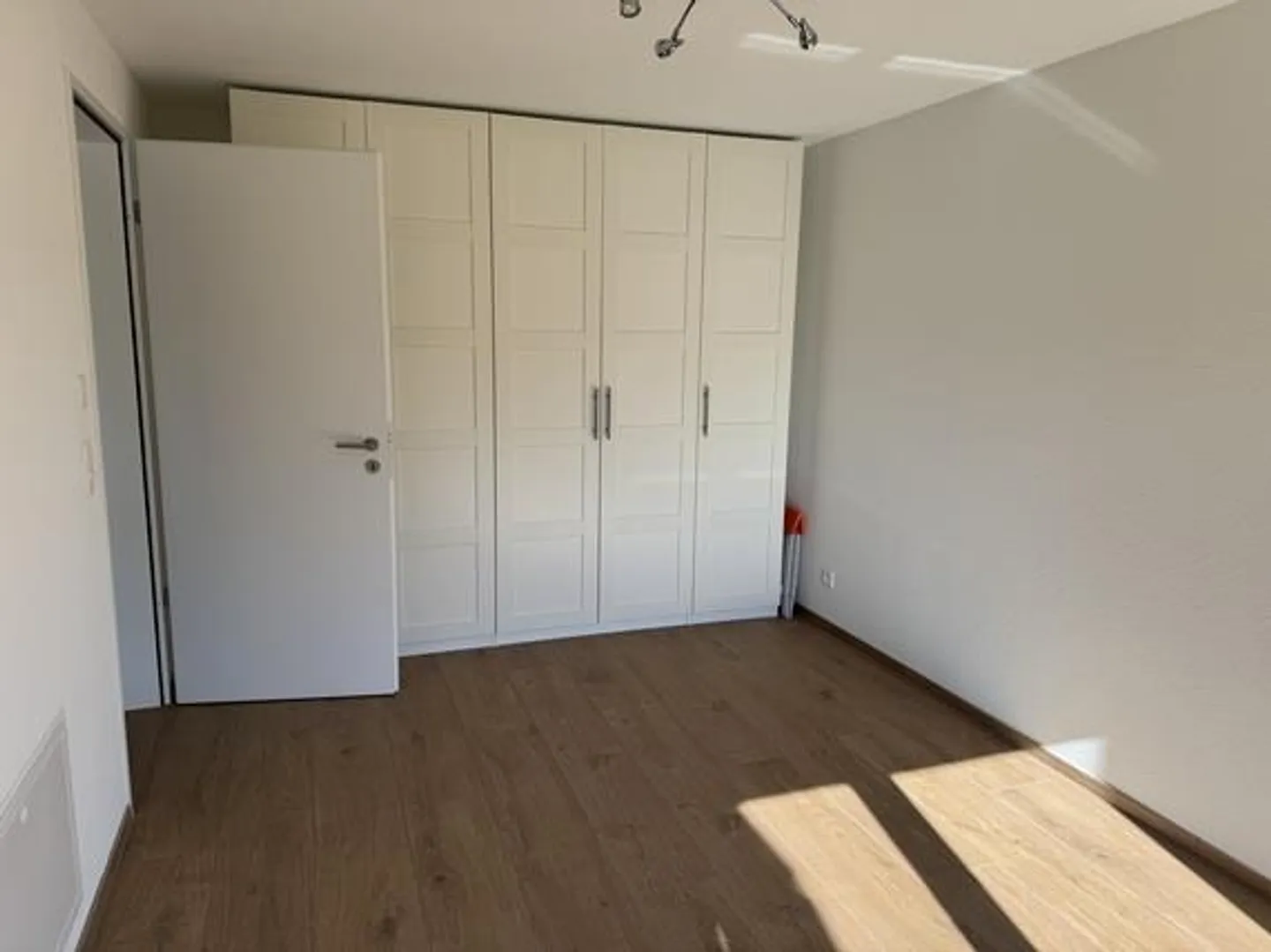 Exclusive barrier-free 2.5-room apartment with winter garden, 68 m2. - Photo 9 of 20