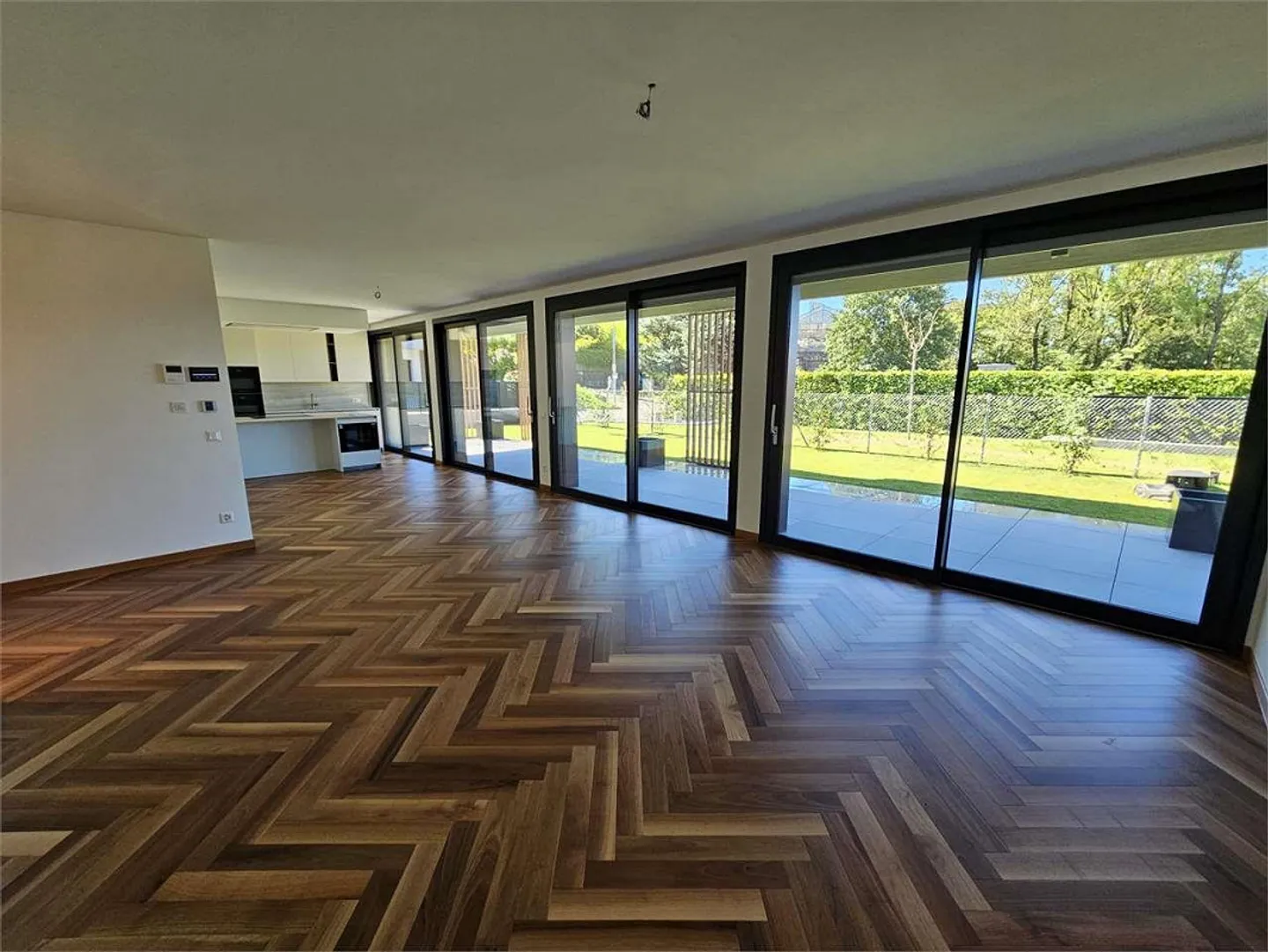 PREGASSONA-LUGANO, 4.5 ROOM APARTMENT WITH GARDEN - Photo 1 of 13