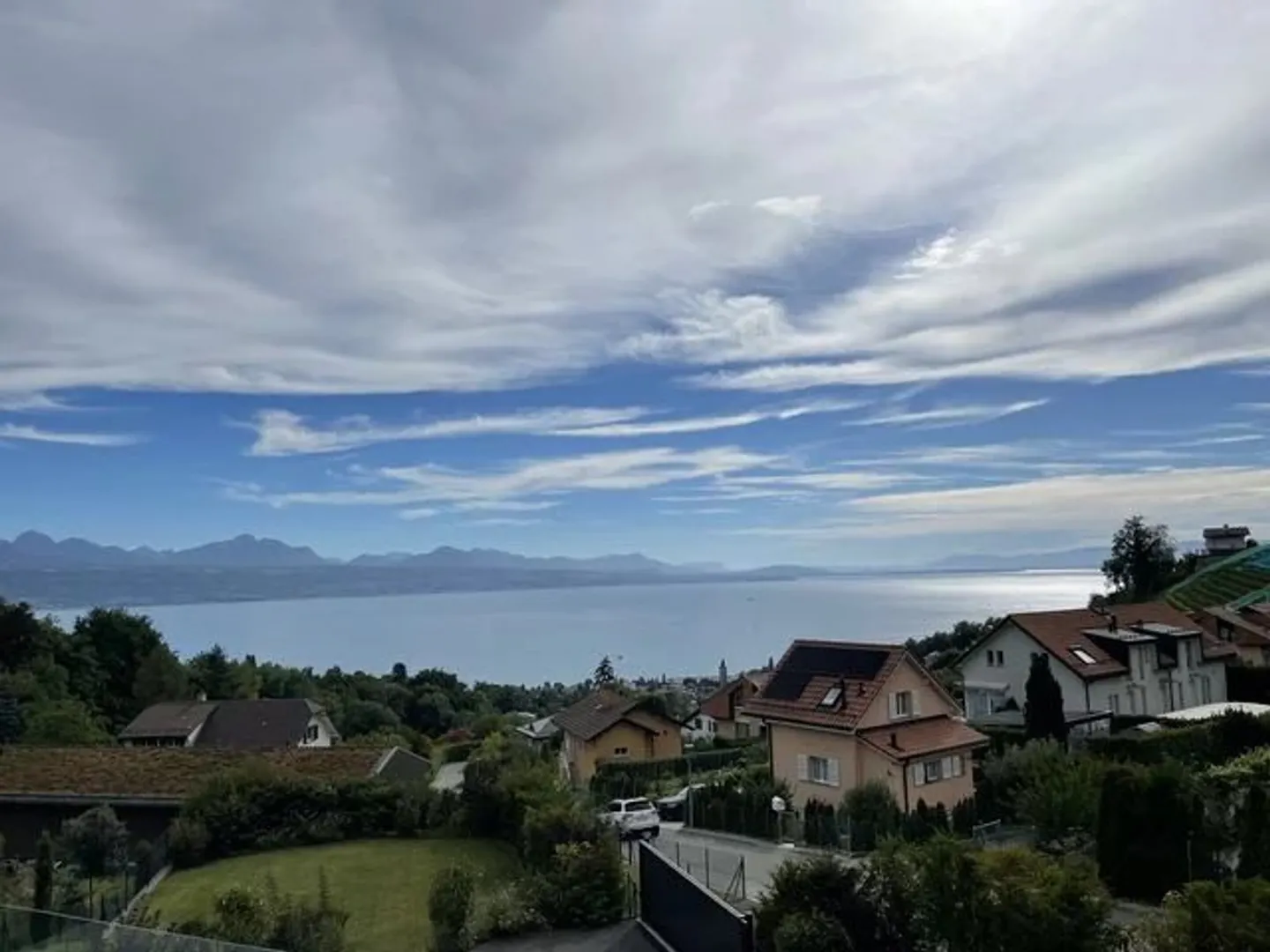 Magnifique Appartement avec Vue Lac - Photo 6 sur 7