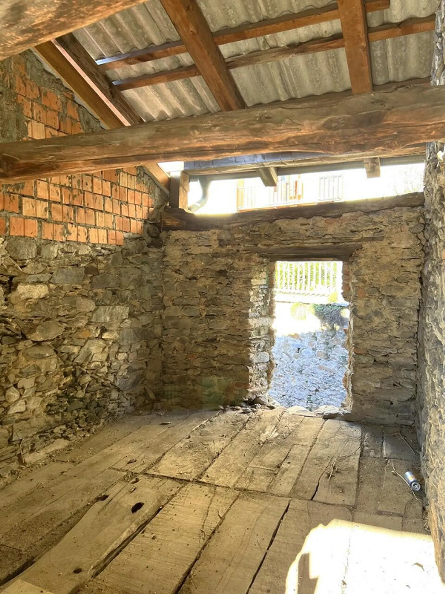BRENO - Ticinese House in the core (to be renovated) - Photo 10 of 12