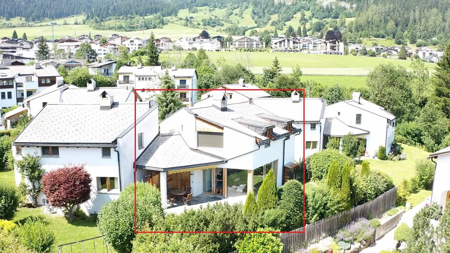 Charming Family Home in Flims - Photo 2 of 20