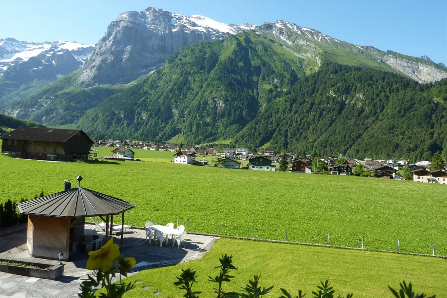 Appartamento giardino unico di 2,5 stanze a Engelberg - Foto 1 di 9