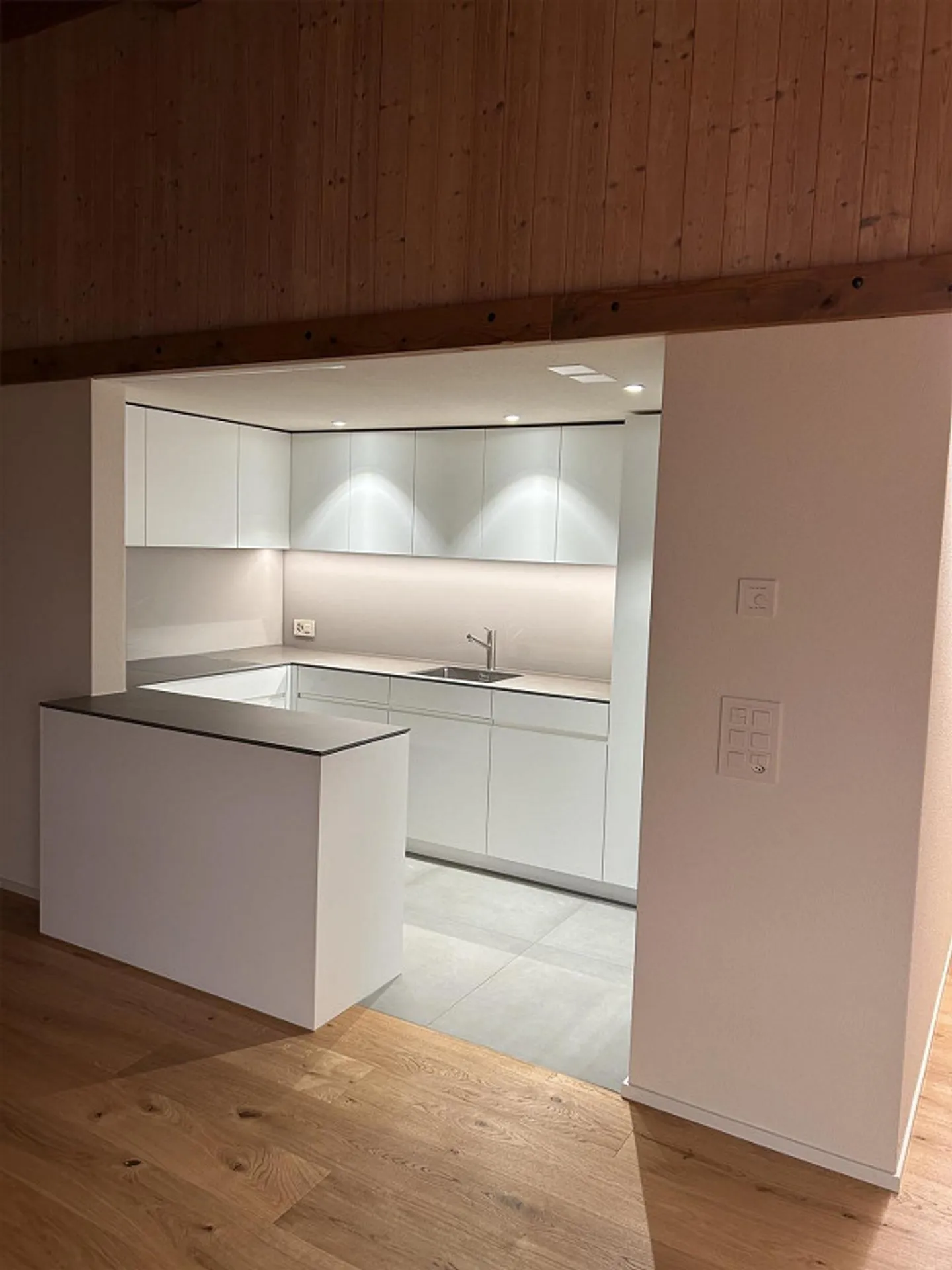 Appartement penthouse exclusif près du village dans une zone verte - Photo 7 sur 27