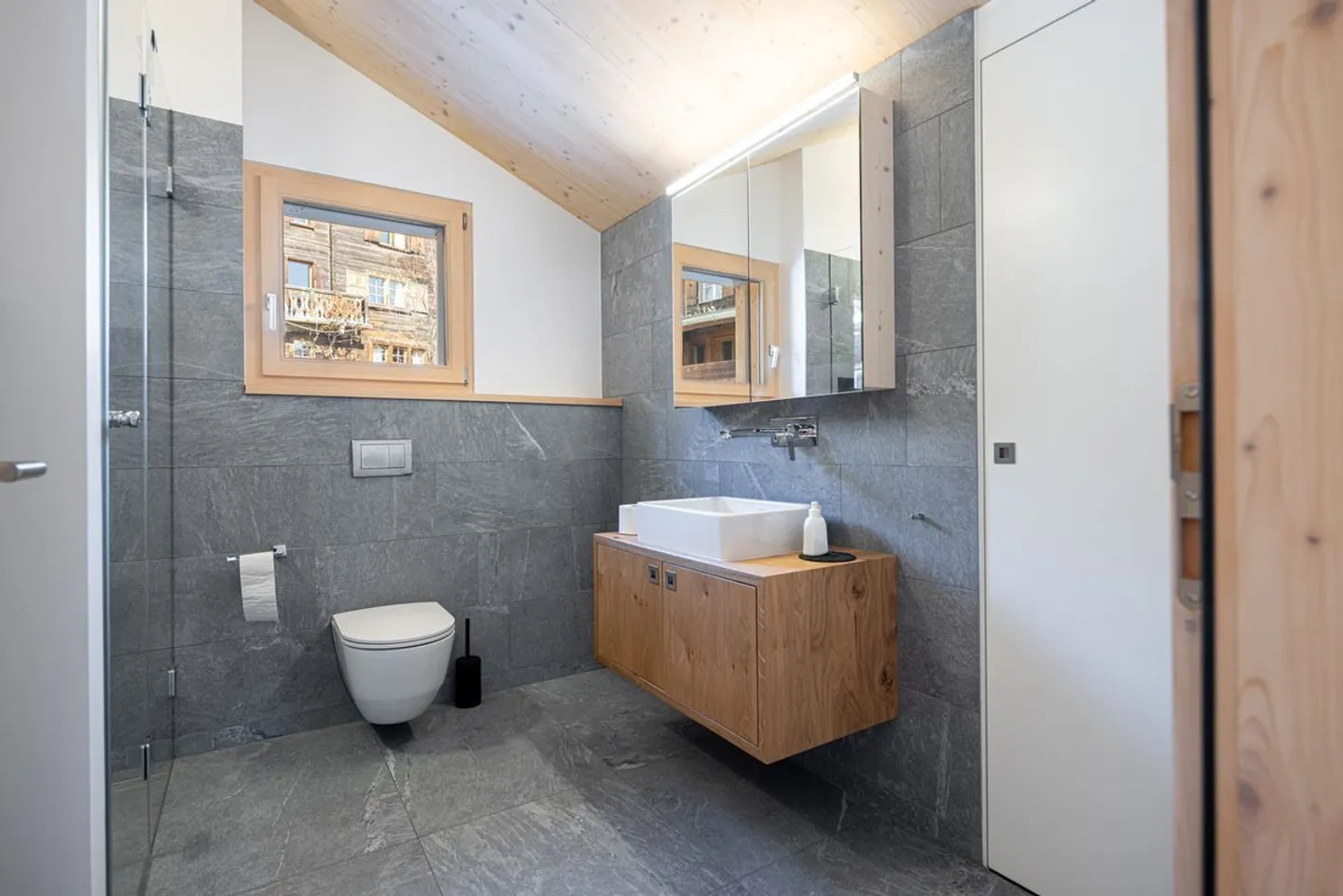 Attractive 3.5 Room Maisonette Apartment - Photo 10 of 13
