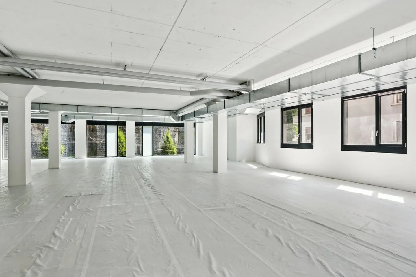 Office space for rent - Photo 3 of 3