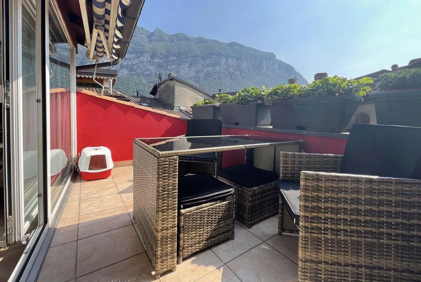 Spacious and typical 5.5-room house in Riva San Vitale - Photo 2 of 13