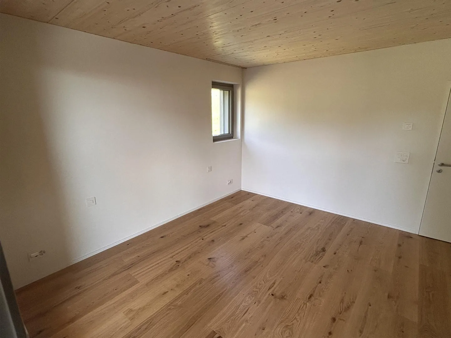 Appartement penthouse exclusif près du village dans une zone verte - Photo 16 sur 27