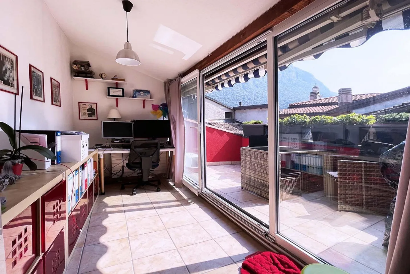 Spacious and typical 5.5-room house in Riva San Vitale - Photo 1 of 13