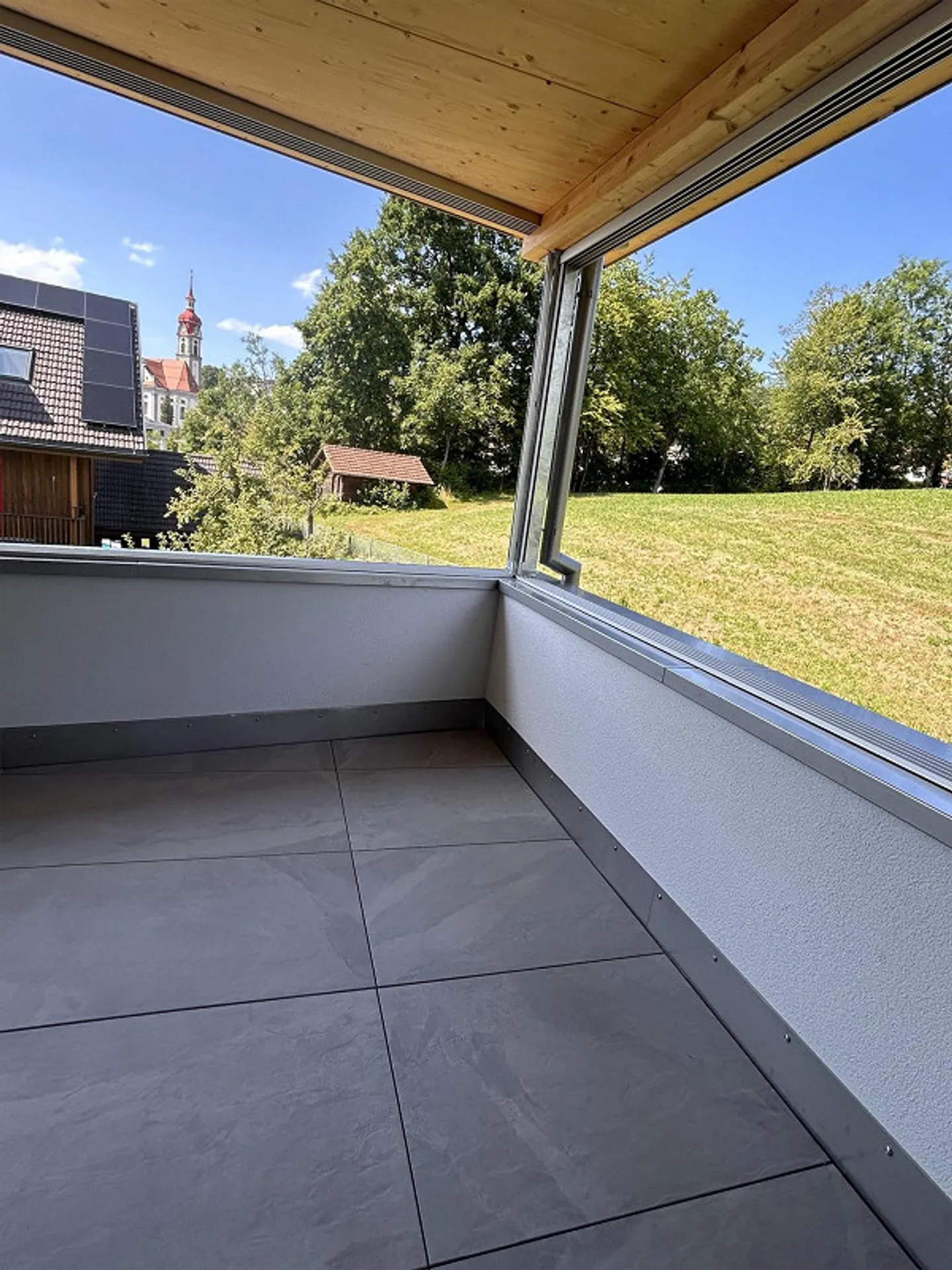 Appartement penthouse exclusif près du village dans une zone verte - Photo 25 sur 27