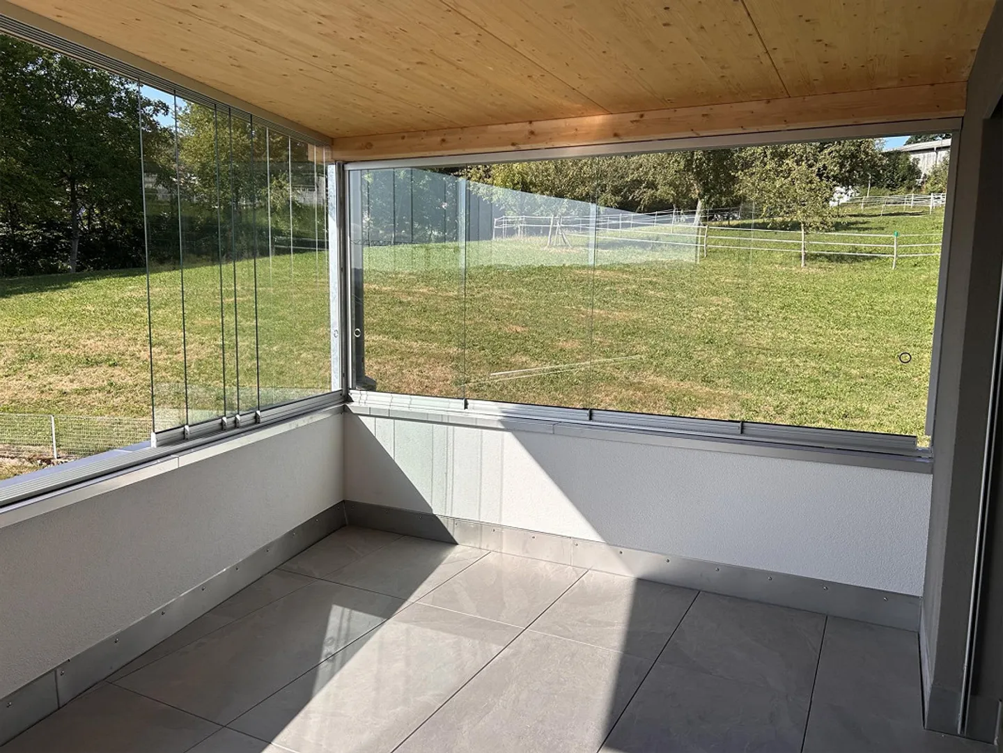 Appartement penthouse exclusif près du village dans une zone verte - Photo 26 sur 27