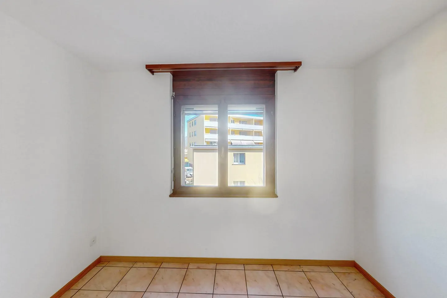 Appartamento spazioso con parcheggio gratuito - Foto 5 di 7