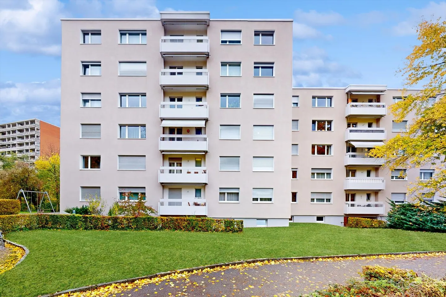 3.5 Room Apartment - Photo 1 of 9