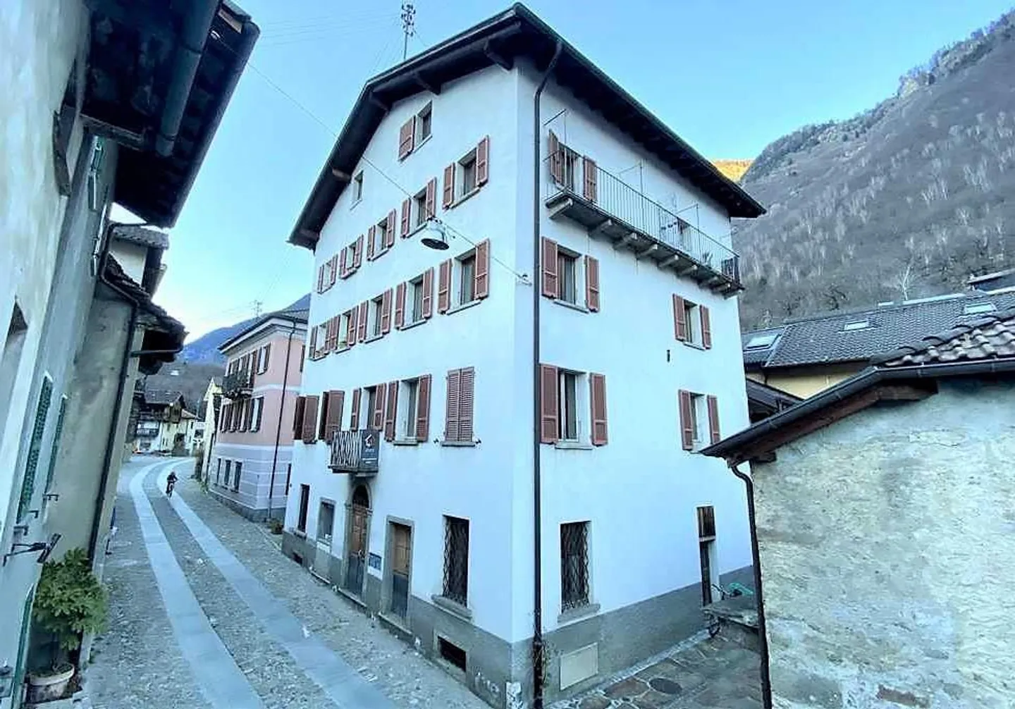 Maison de village de 20 chambres avec belle vue - Photo 1 sur 13