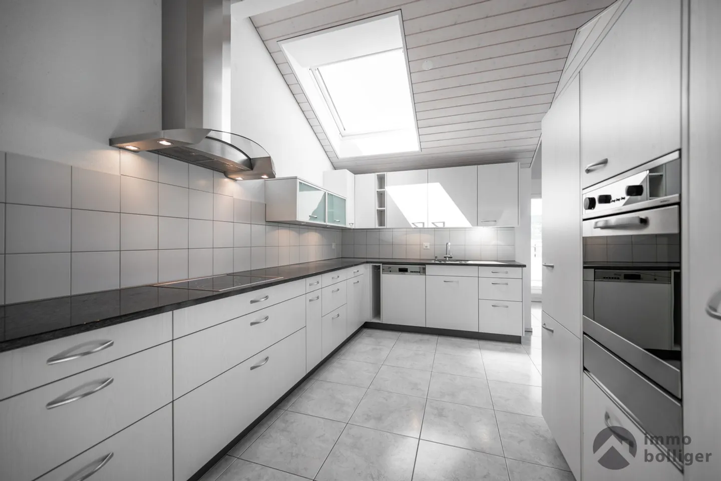 Luxurious Penthouse with Terraces - Photo 6 of 12
