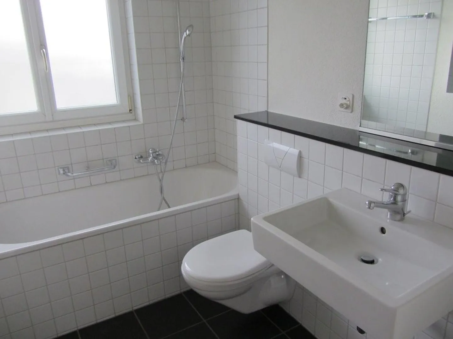 Appartamento attraente con 3 stanze e ampio balcone - Foto 4 di 10