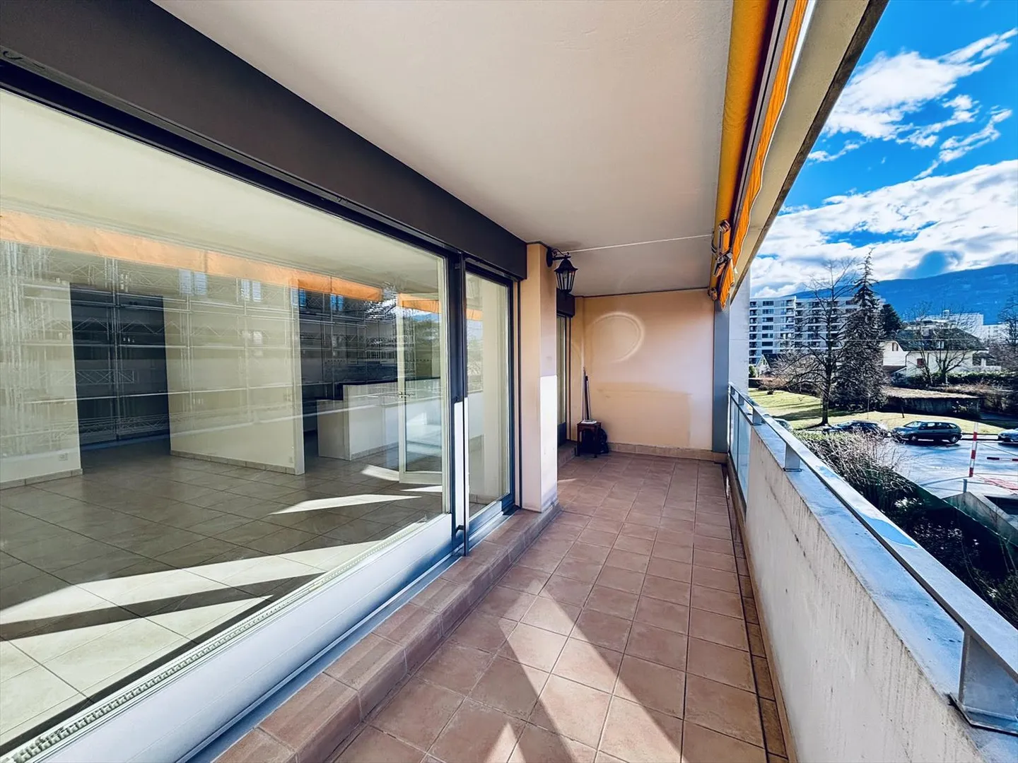 Beautiful CASATAX 4-room apartment in Lancy - Photo 1 of 11