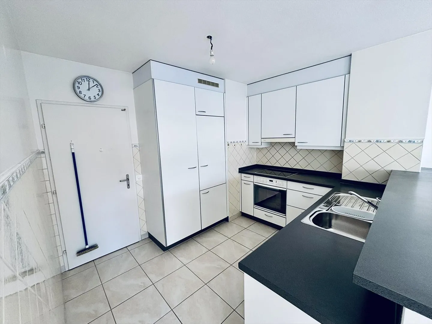 Beautiful CASATAX 4-room apartment in Lancy - Photo 5 of 11