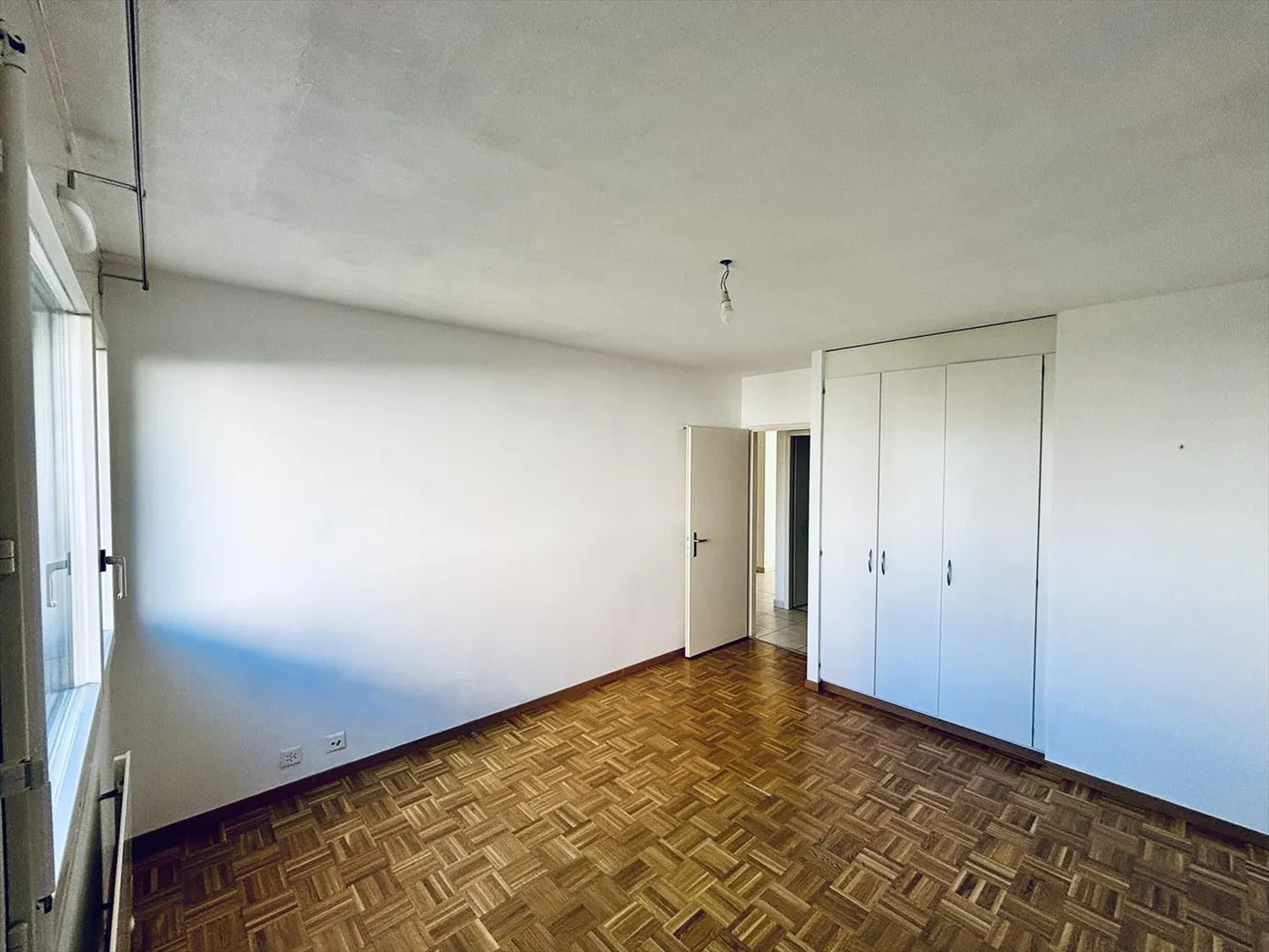 Beautiful CASATAX 4-room apartment in Lancy - Photo 10 of 11