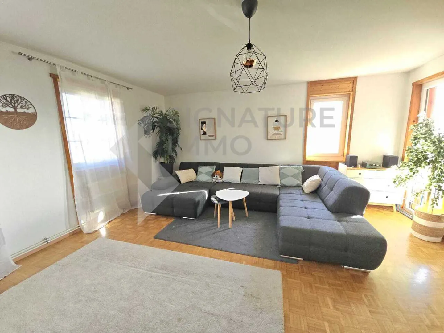 Spacious 5.5-room apartment - Photo 2 of 7