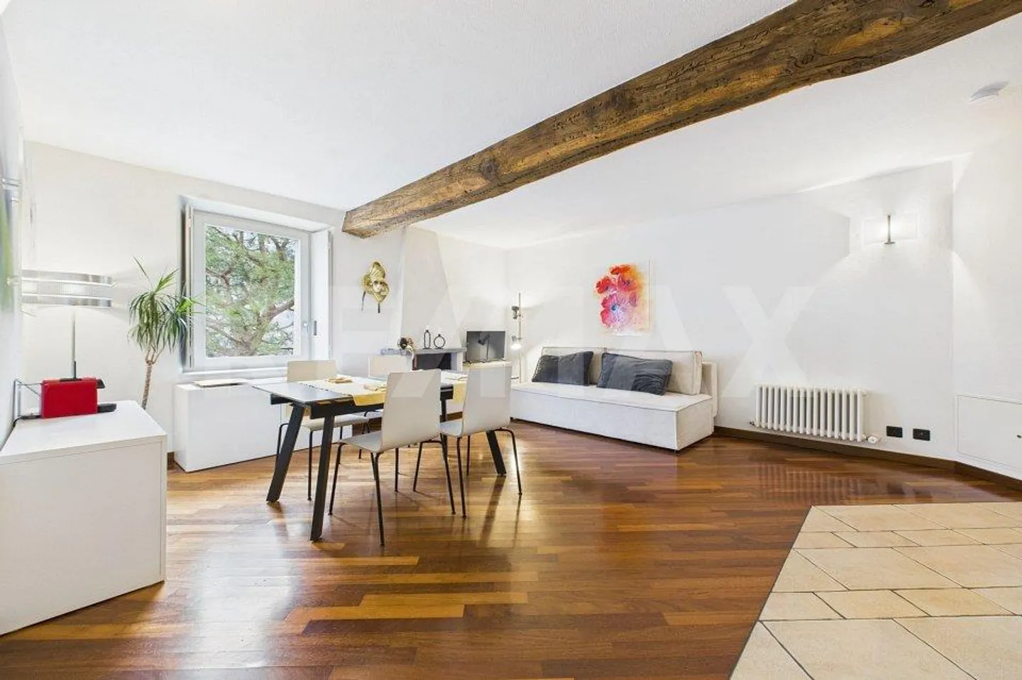 Charming 2½ room apartment with stunning lake view in... - Photo 1 of 13