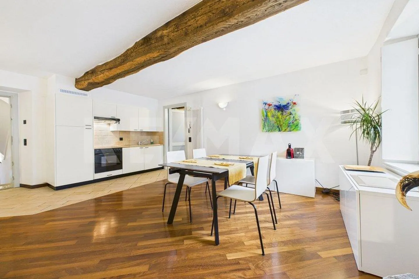 Charming 2½ room apartment with stunning lake view in... - Photo 5 of 13