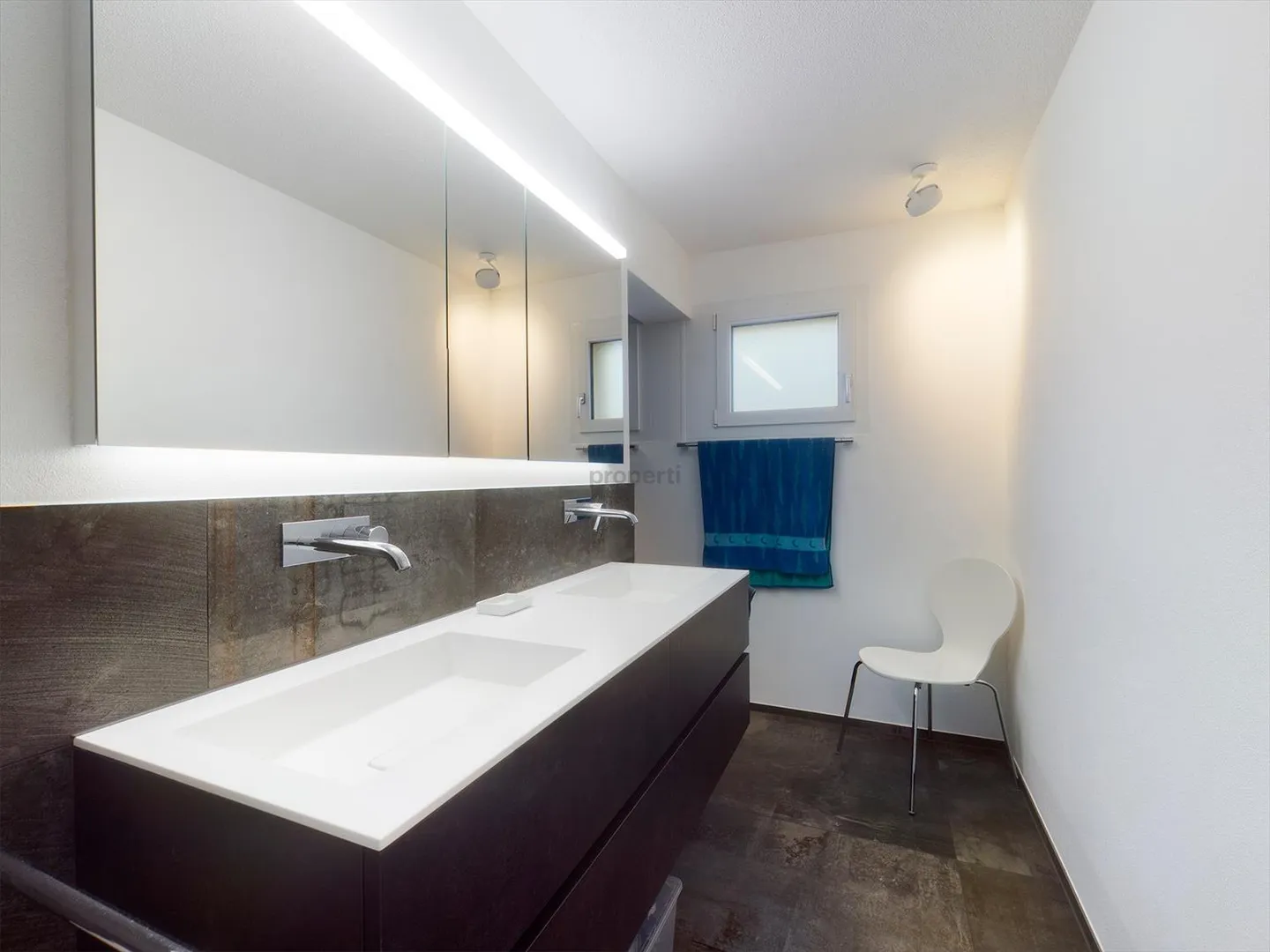 Spacious penthouse apartment in Wangen an der Aare, Canton BE - Photo 7 of 9